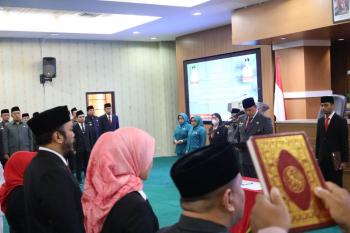 Tri Adhianto Lantik 44 Pejabat Pemkot Bekasi